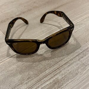 Ray-Ban Foldable Brown Sunglasses